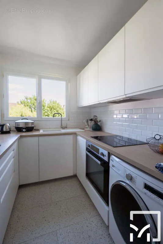Kitchen - Bright 4-Piece Apartment with Garden in Bougival