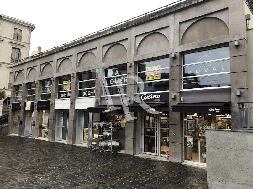 Extérieur - Locaux commerciaux en centre-ville au Puy-en-Velay