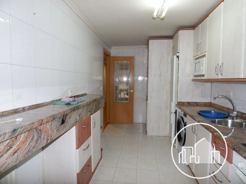 Cuisine - Duplex with Two Accesses in Medina de Pomar