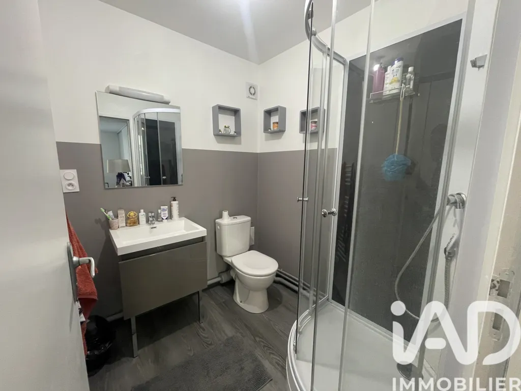 Bagni - Studio with Communal Amenities in Limoges Centre
