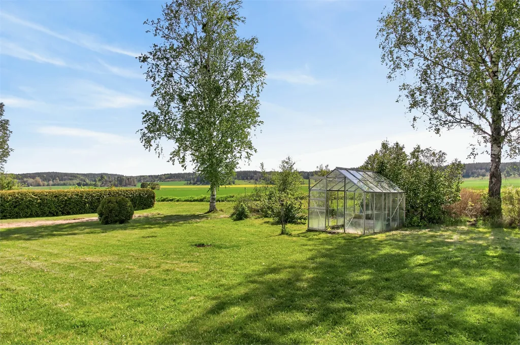 Jardin - Enplan Villa with Garden in Jönåker