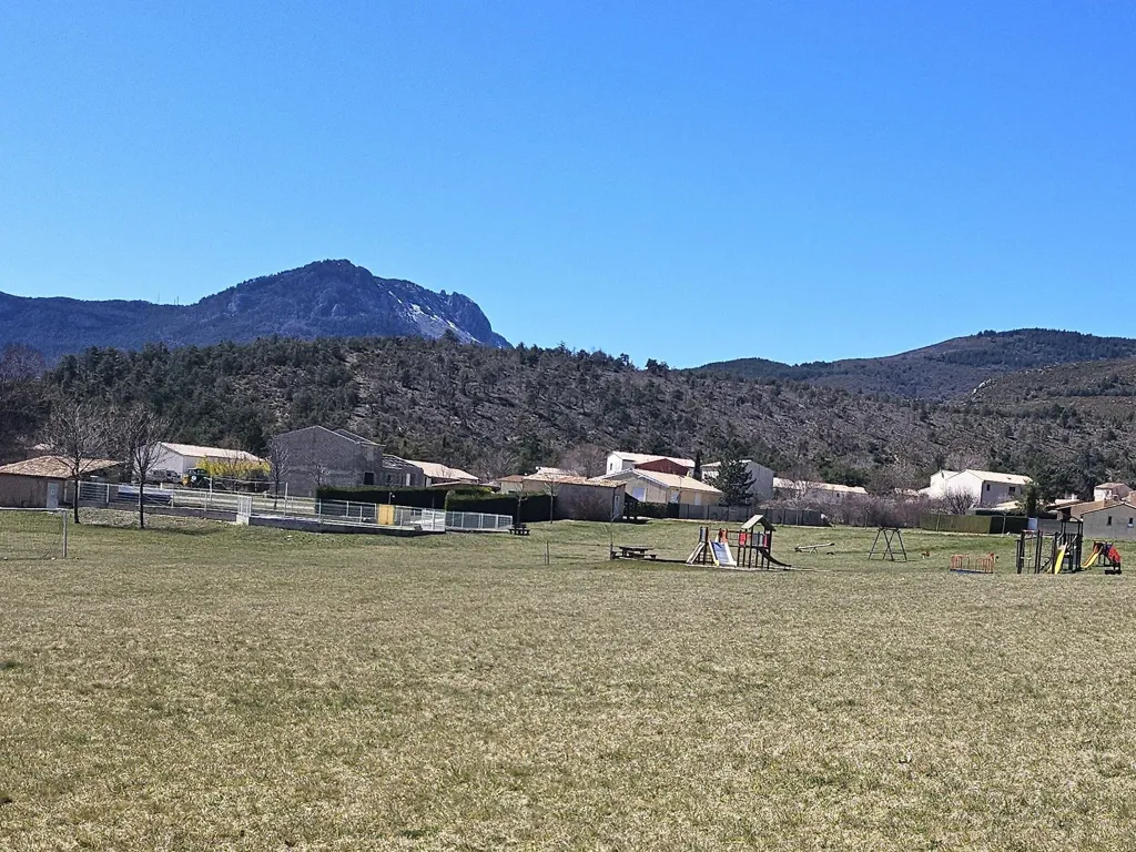 Chalet avec Terrasses près du Lac de Castillon