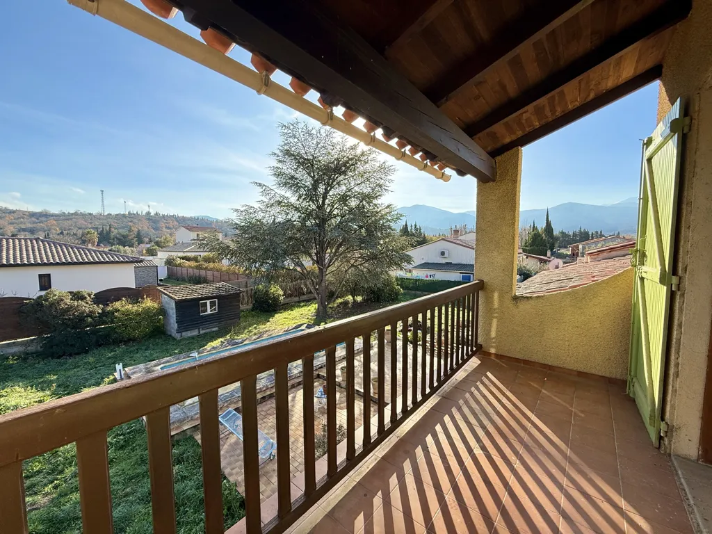 Balcony - Four-Face House with Mountain View in Rodès