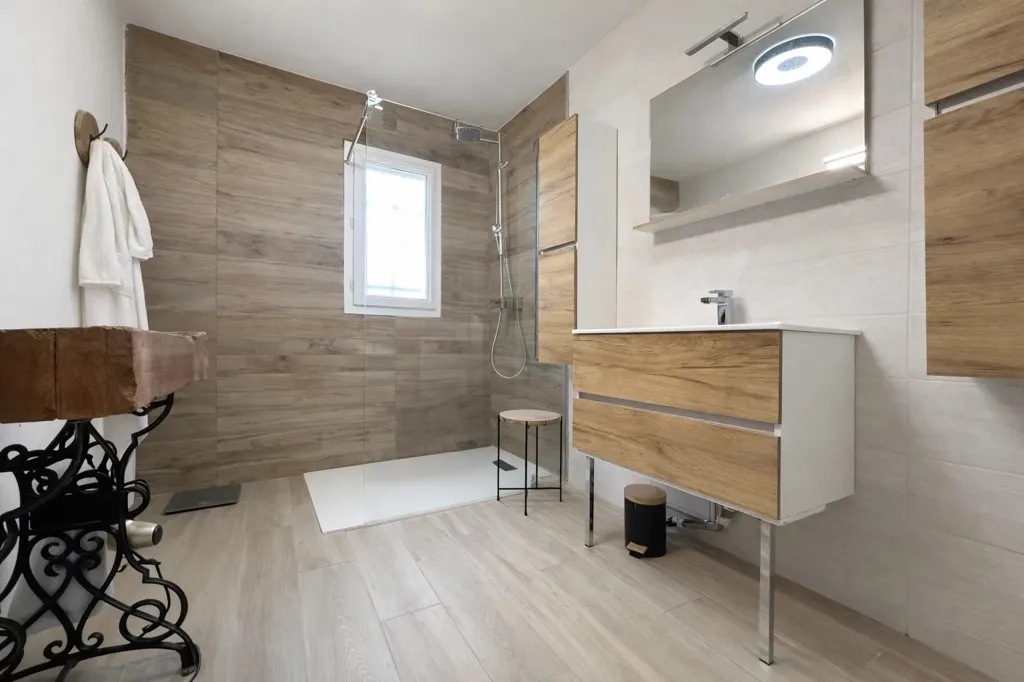 Detached 6-Bed House with Pool in Saint-Sulpice-La-Pointe