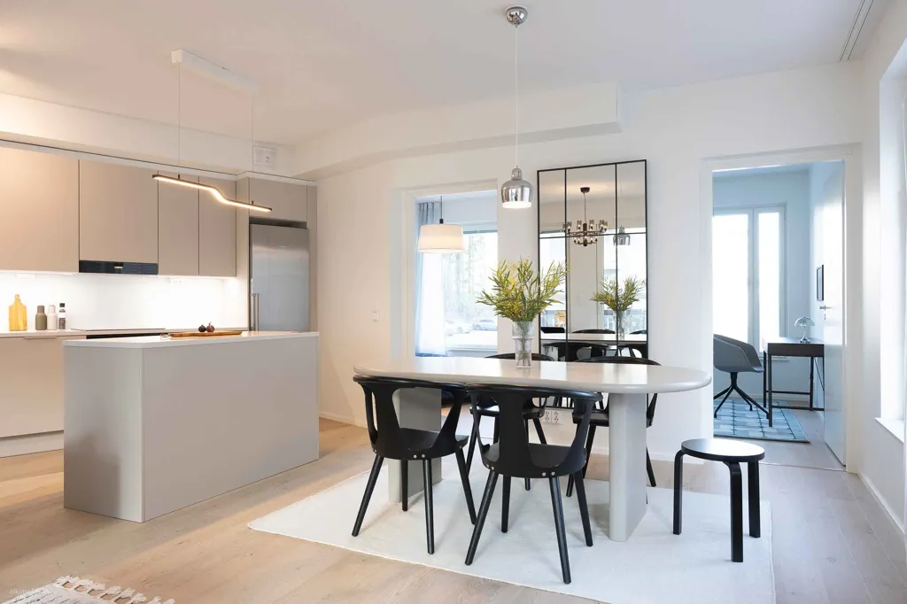Söögituba - Bright Corner Apartment with Balcony in Pasila