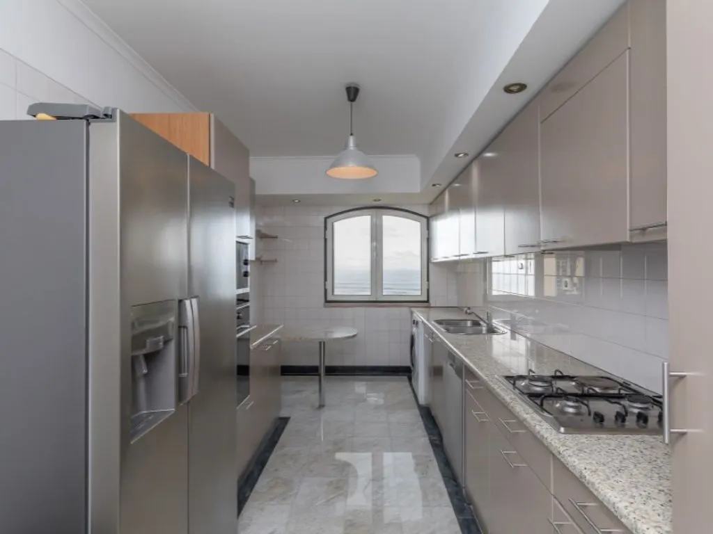 Cuisine - Luxury Apartment with Ocean Views in Parede