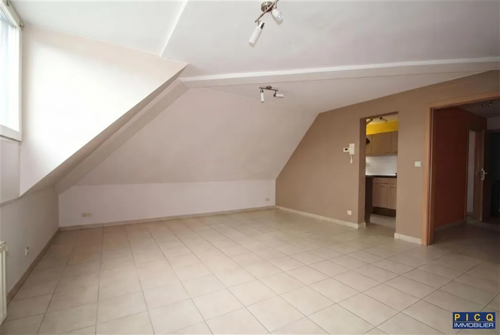 Pièces - Appartement Duplex Récemment Construit avec Ascenseur