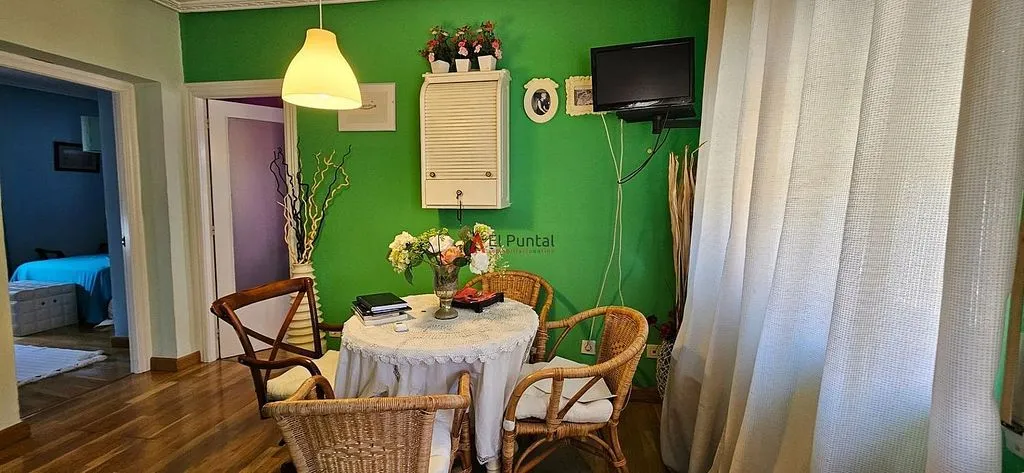 Salle à manger - Bay View Flat with Garage in City Centre