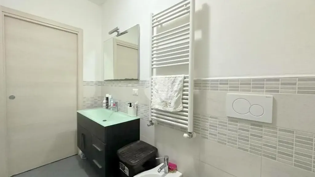 Salles de bain - Renovated Apartment with Courtyard in Savigliano