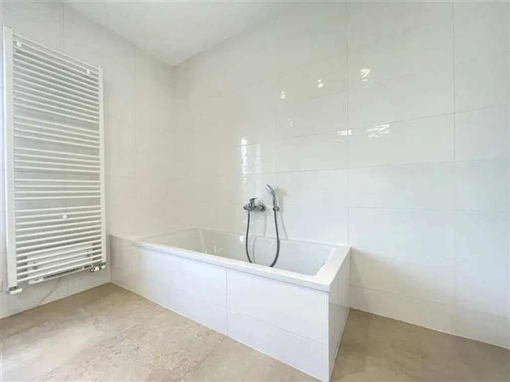 Salles de bain - Villa Basse Énergie avec Jardin à Limal