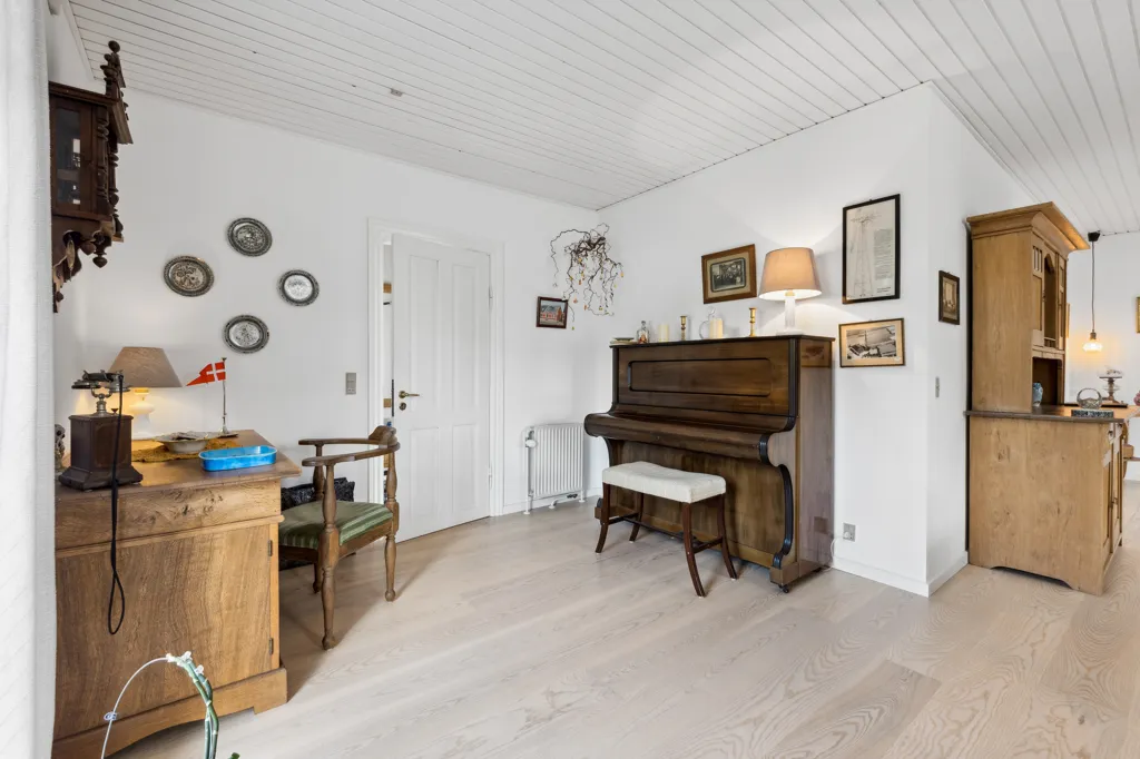 Elutuba - Villa with Workshop in Aunslev