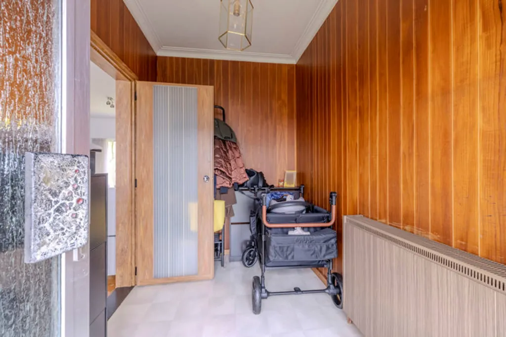 Entrée - Maison à Renover avec Terrasse à Nijlen