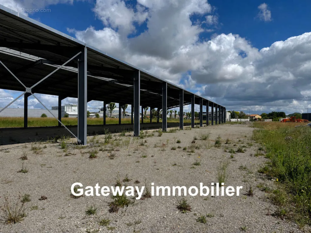Giardino - Warehouse with Photovoltaic Roof in Aigueperses