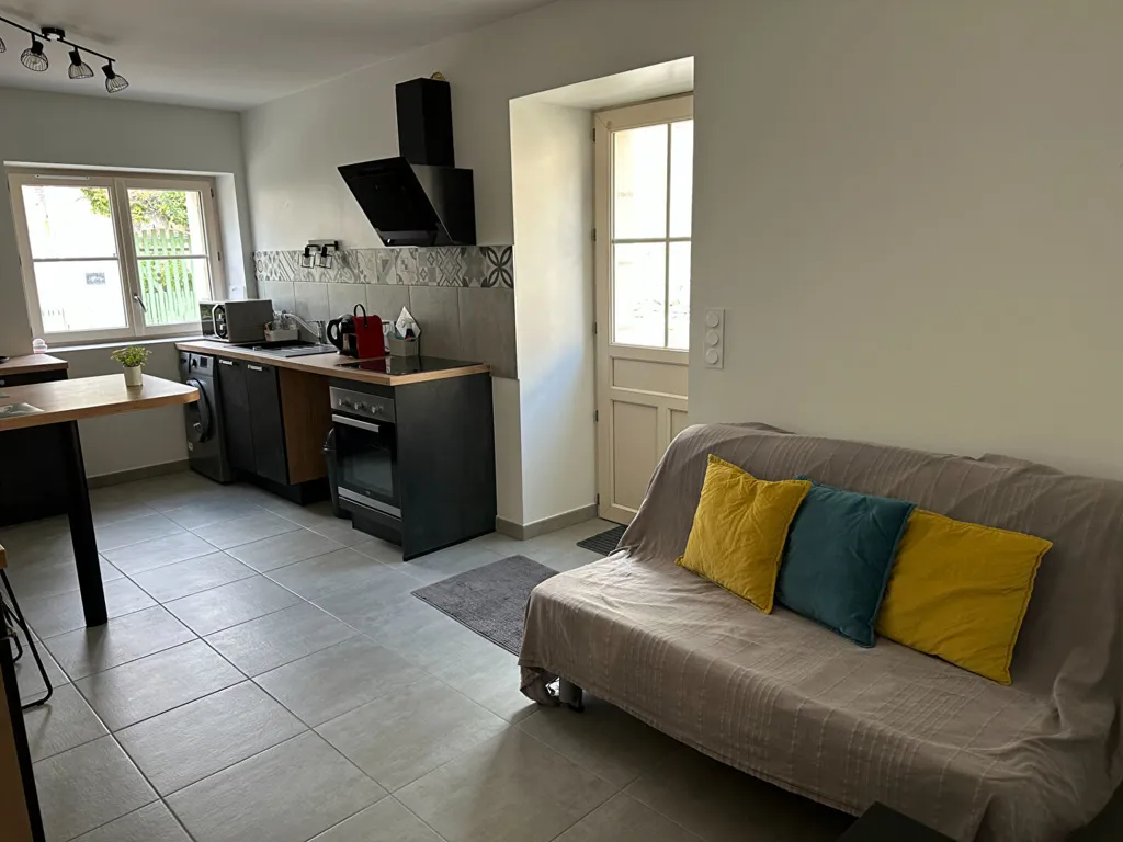 Köök - Renovated Maison de Bourg with Garden in Anché