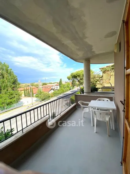 Rõdu - Three-Bedroom Apartment with Terrace in Riccione