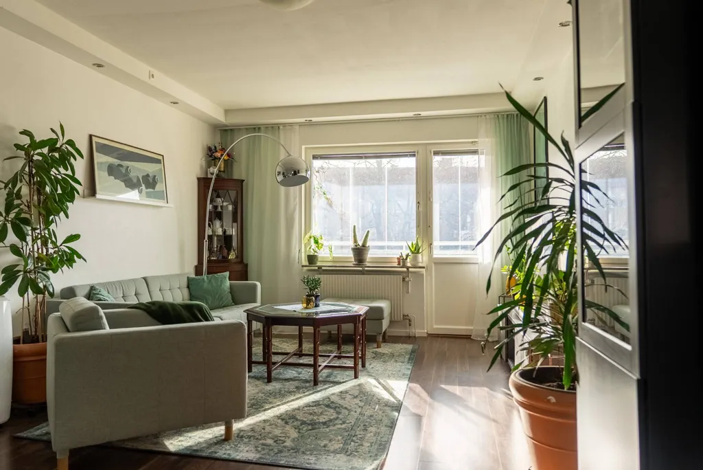 Elutuba - 50s Flat with South-Facing Balcony in Gideonsberg
