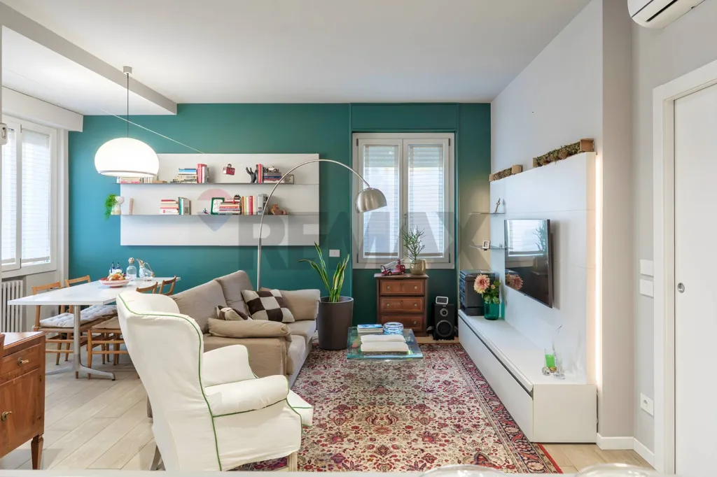 Séjour - Rustic Triplex with Balcony in Brescia