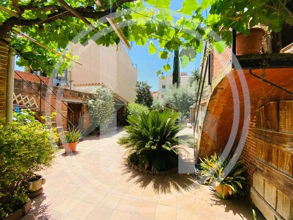 Jardin - Historic House with Garden in Cardedeu Centre