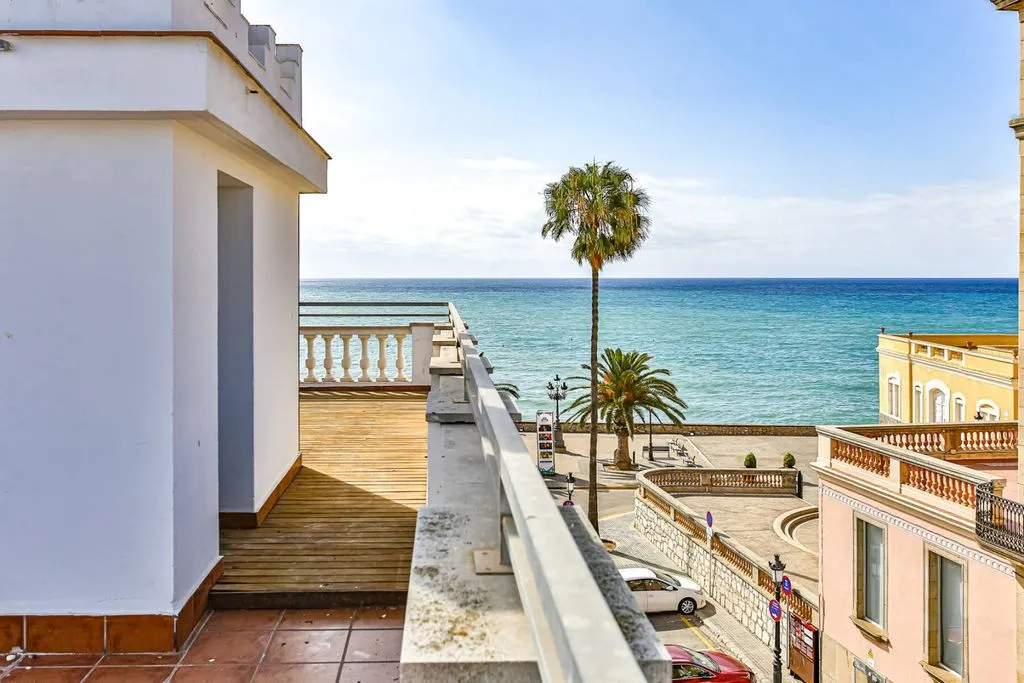Balcon - Detached House with Sea View in Sitges