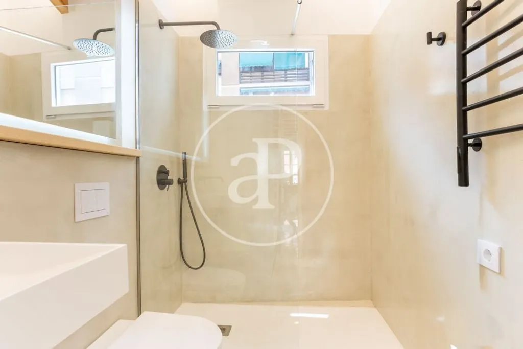 Bathrooms - Duplex with Sea View in El Cabanyal-El Canyamelar