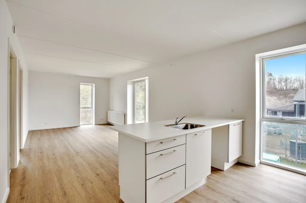 Köök - Bright Apartment with Balcony in Aalborg