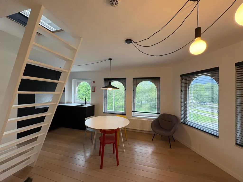 Salle à manger - Studio Haut de Gamme avec Chambre Séparée à Proximité du Centre-Ville