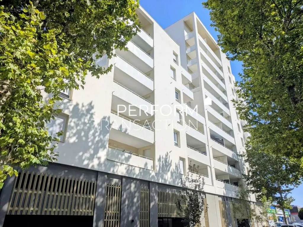 Duplex with South-East Balcony in Echirolles