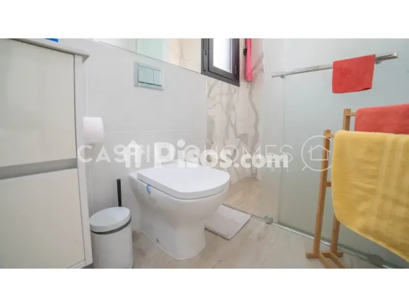 Bathrooms - 3-room house in ES