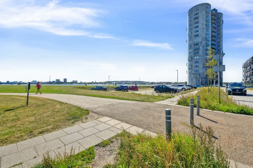 Jardin - Modern Office with Harbour View in Nørresundby