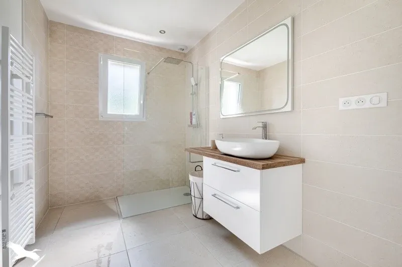 Vannitoad - Contemporary Flat with Garage in Couzeix