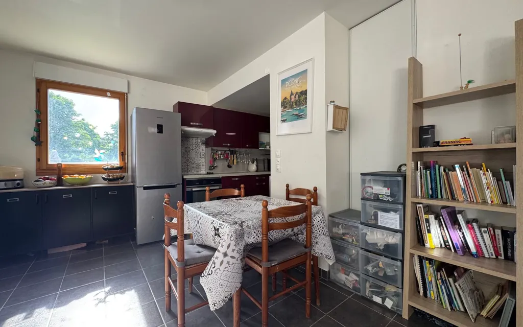 Kitchen - Spacious Duplex with Terrace in Urban Area