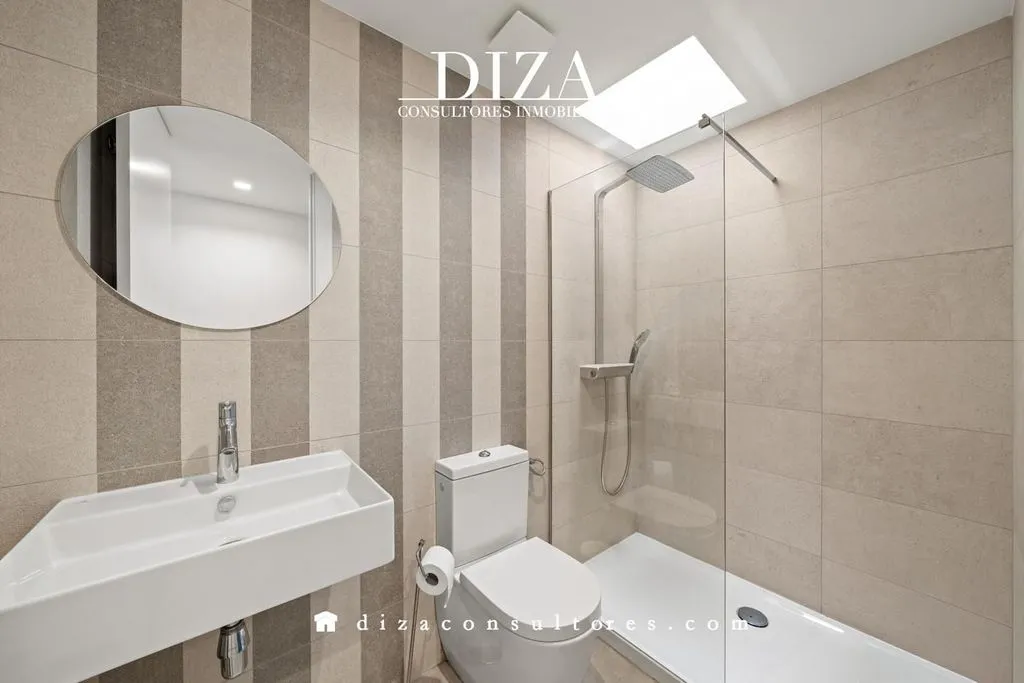 Salles de bain - Luxury Villa with Pool in Alcobendas