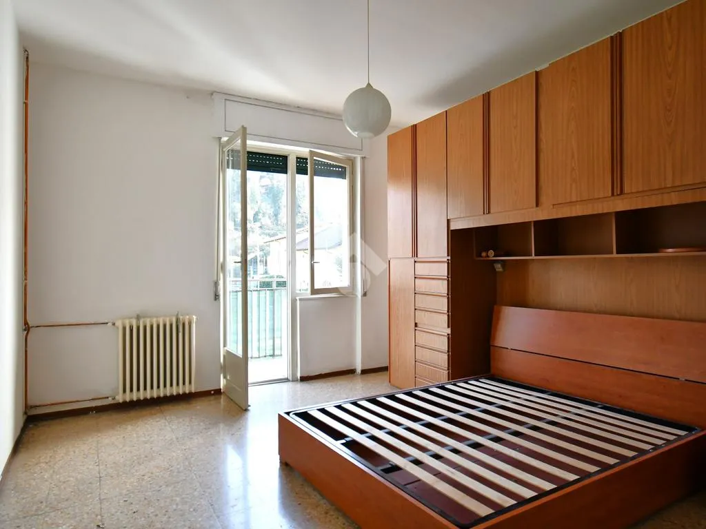 Chambres - Bright 3-Room Apartment with Balcony in Como