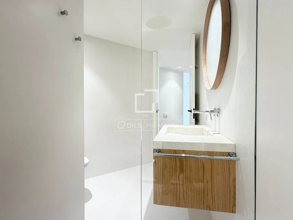 Salles de bain - Luxury Duplex with Top-Floor Privacy in Alicante
