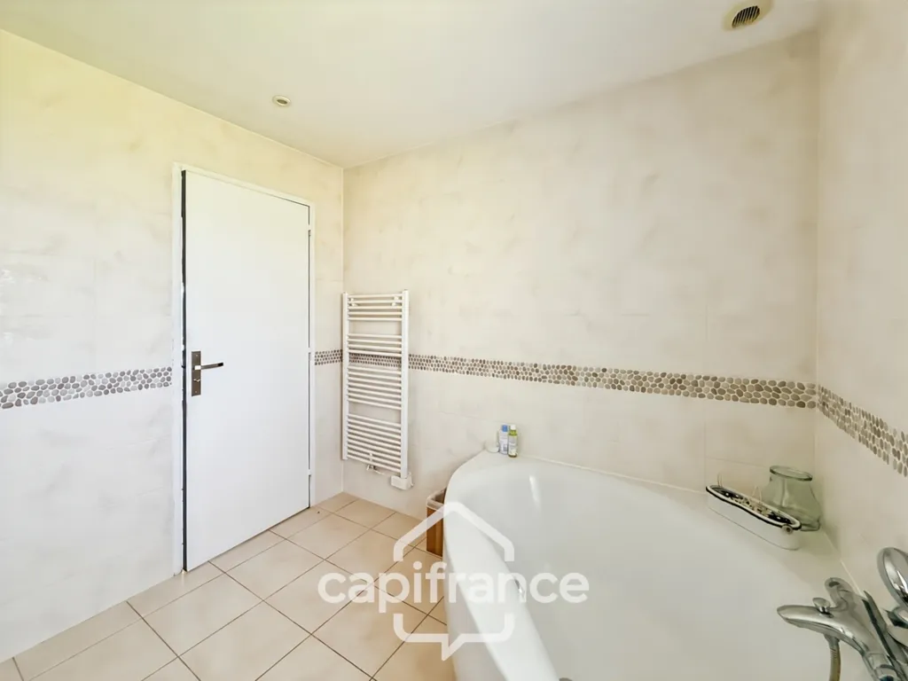 Bagni - Architectural House with Studio in Pontivy
