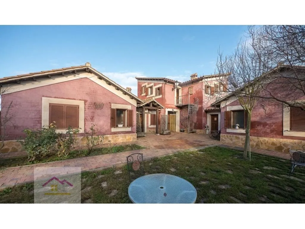 Jardin - Luxury Hotel with Lake View in Villar de Olalla