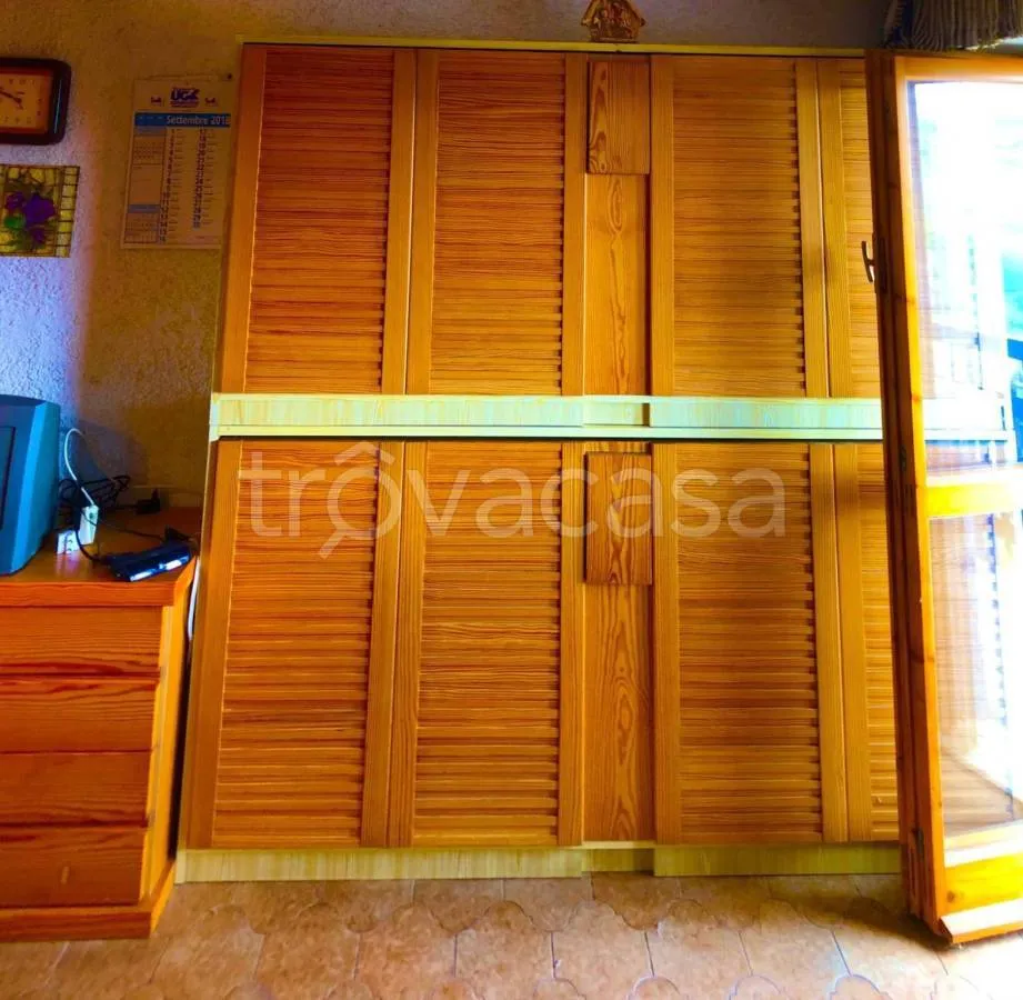 Camere da letto - Armed Apartment with Balcony in Saint Gree, Viola
