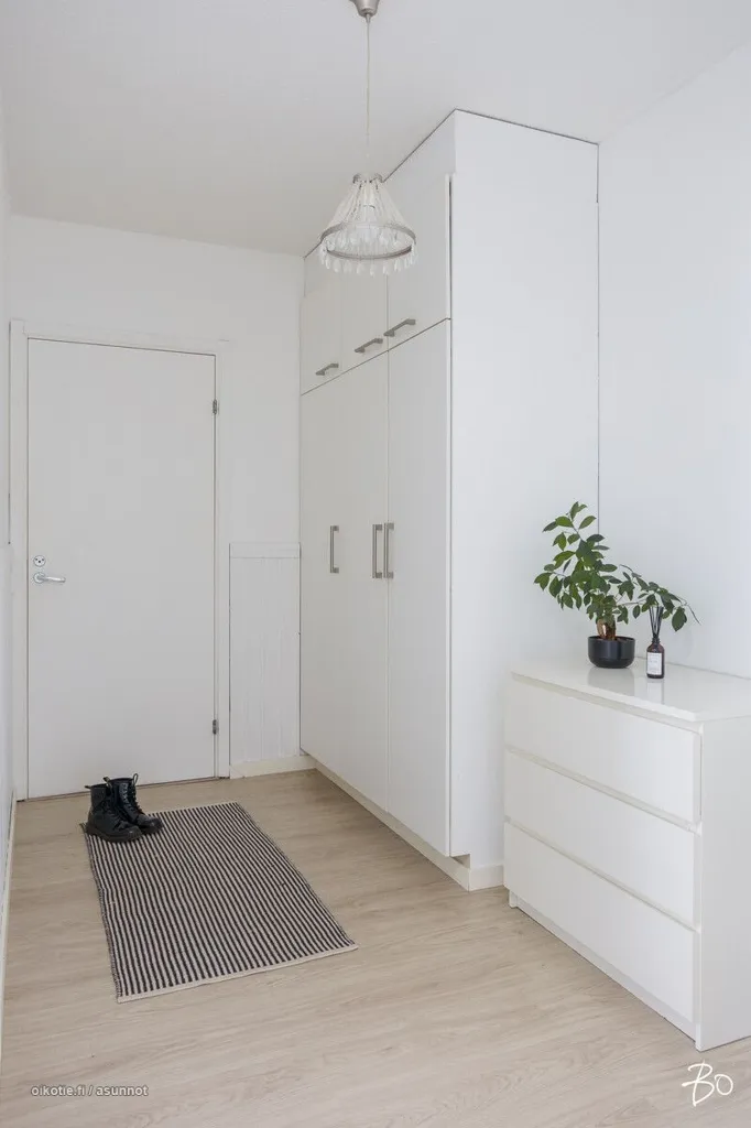 hallway_entrance