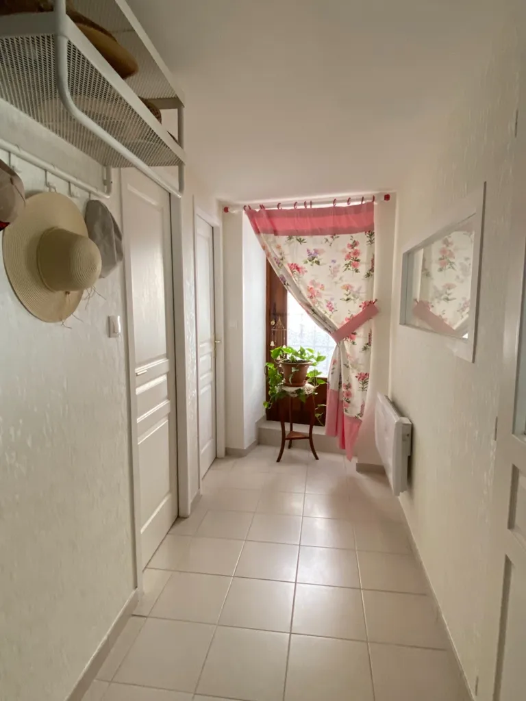 Entrée - Maison avec Grange à Charras