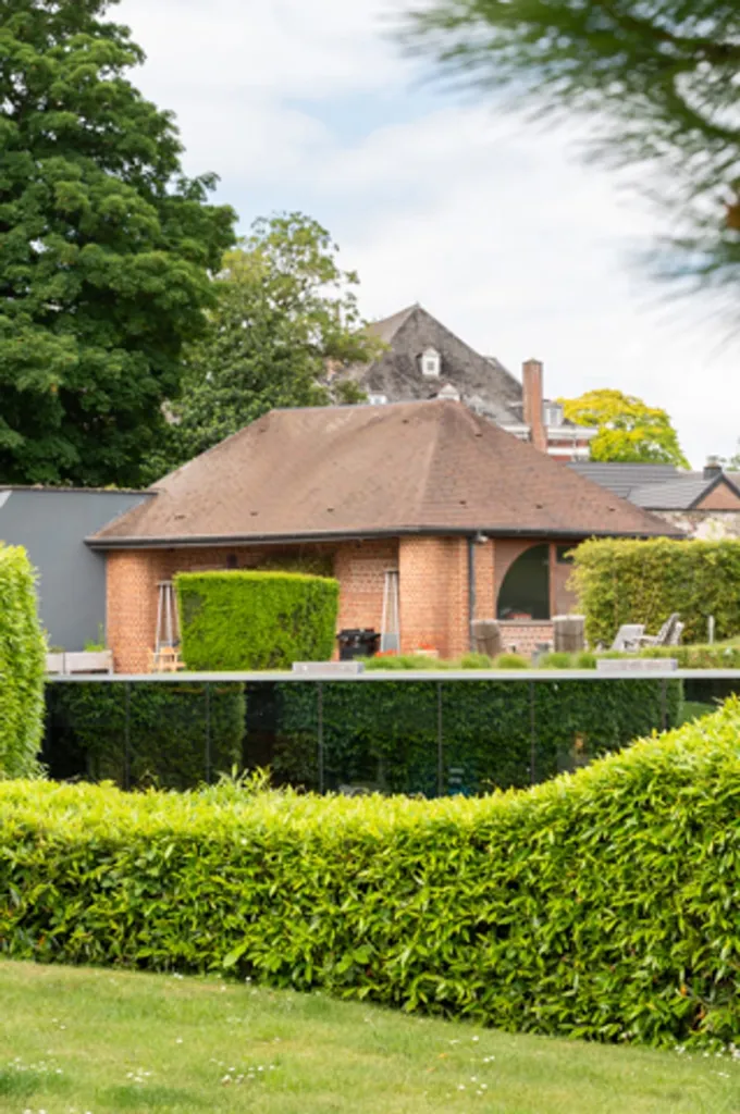 Aed - Elegant Villa with Pool in Nivelles