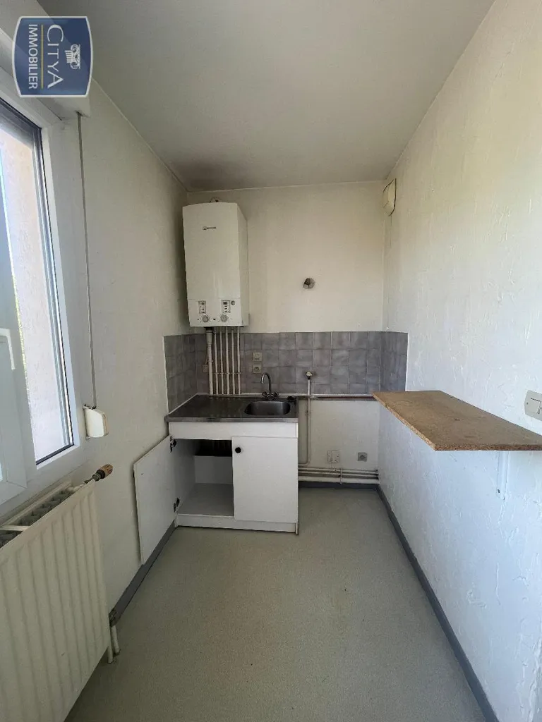 Kitchen - 1-Bedroom Flat with Balcony in Fontaine