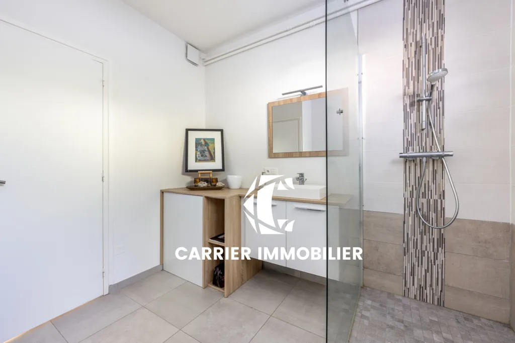 Vannitoad - Architect-Designed House with Pool in Saint-Genis-les-Ollières