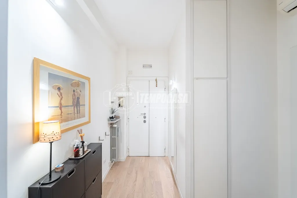 Esik - Ristruttured Flat with Balcony in Nomentano, Rome