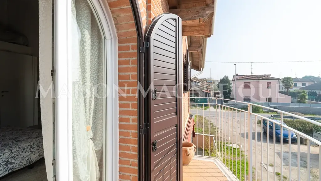 Balcon - Modern Villa with Private Garden in Lagosanto
