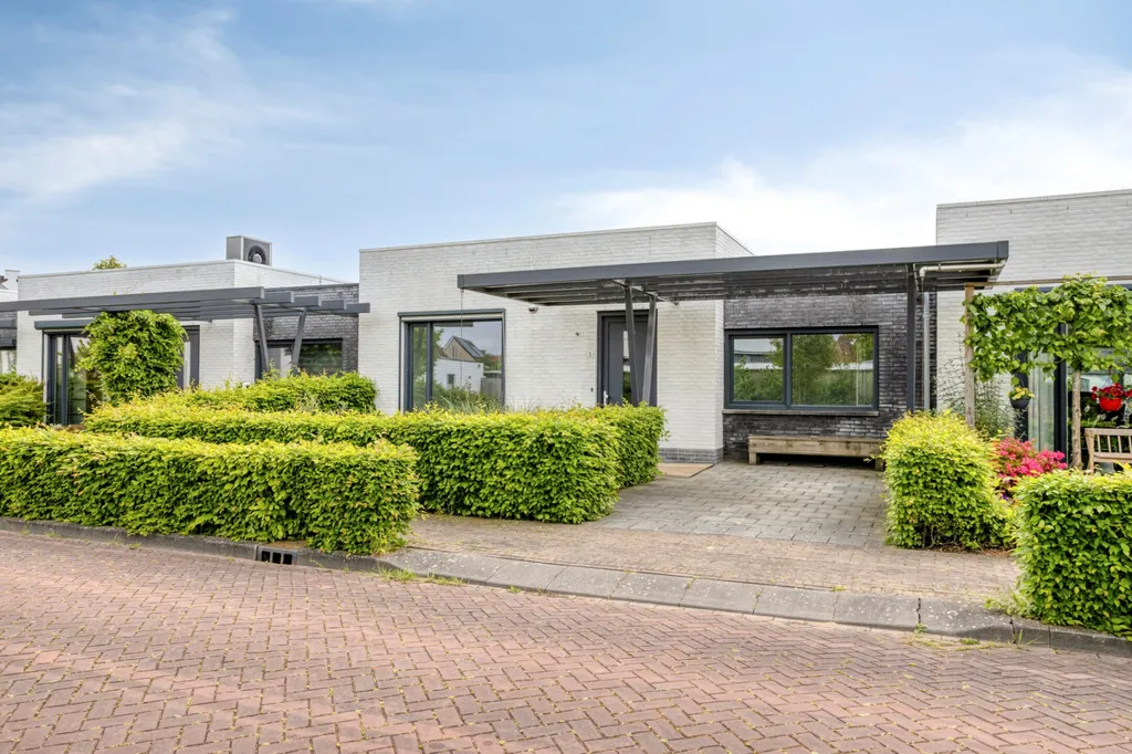 Välivaade - Modern Flat-Plan House with Patio in Kapelle