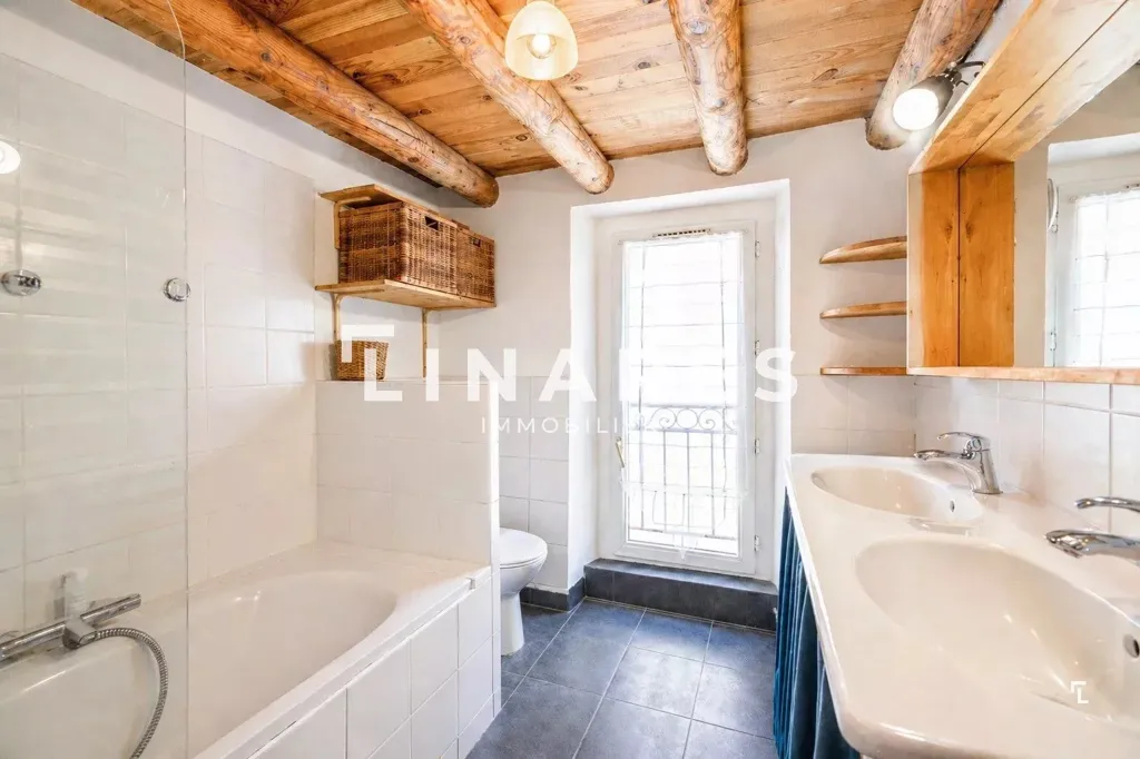 Salles de bain - Maison T5 avec Cour Intérieure à Samatan
