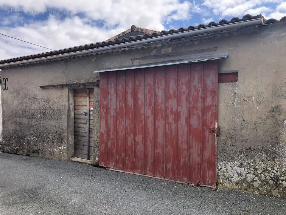 Extérieur - Espace Aménageable avec Parking à Pauillac