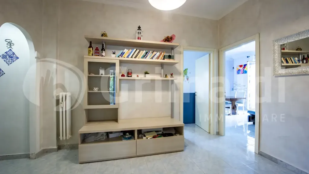 Séjour - Rear-Facing Apartment with Balconies in Rome