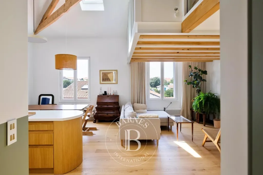 Séjour - Maison Rénovée avec Vue Dégagée à Biarritz