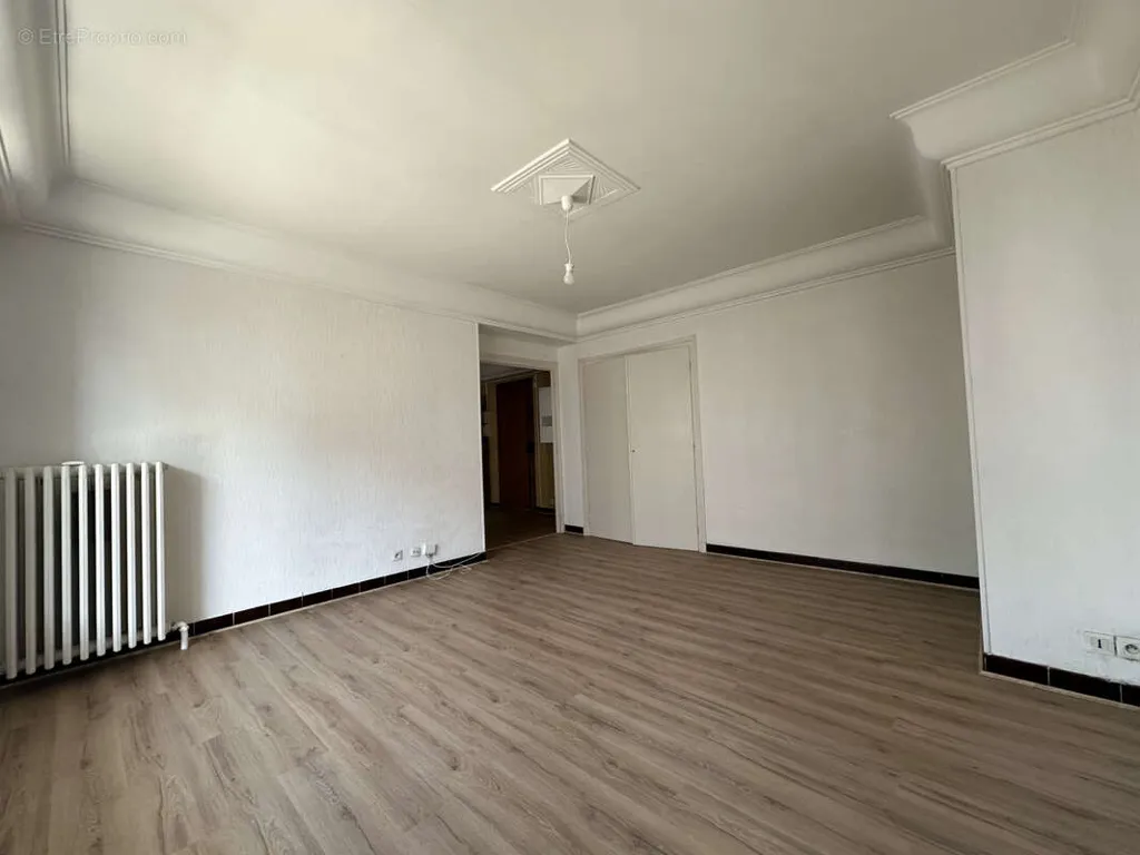 Pièces - Appartement 3P+C avec Balcon à Grenoble